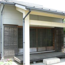 一見普通の家のような