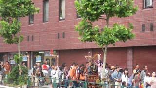 四谷怪談で有名な神社です