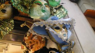 仮面がたくさん