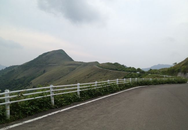 四国カルストの絶景を走る