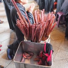 おみくじ。番号の選び方が面白い。