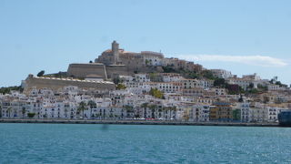 イビサタウンと地中海の眺めが素晴らしいです