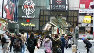 「東の銀座、西の心斎橋」と並び称されていた心斎橋（しんさいばし）筋