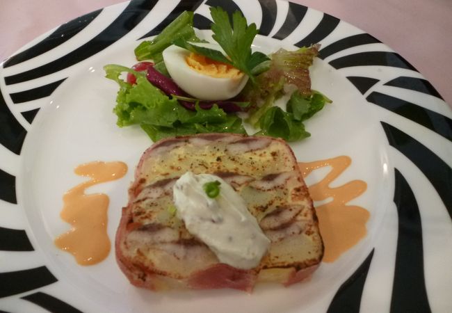 フランス料理というより洋食屋さんかな