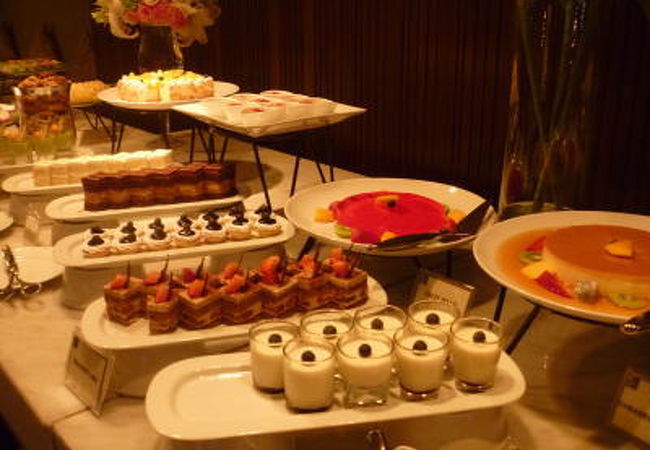 ランチビュッフェならここ！！