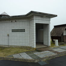 鳥の巣になってるトイレ