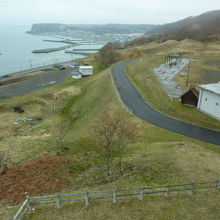 展望台から駐車場を見下ろす