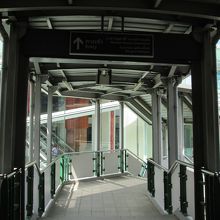 エッカマイ駅を降りてすぐ