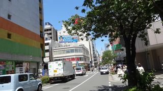 横浜の繁華街ですが桜が有名