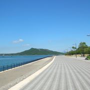 広大でよく整備された海の公園