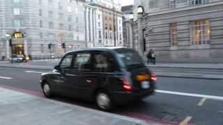 ロンドン・タクシー（ブラック･キャブ）の乗り方