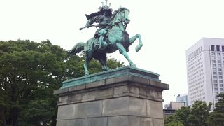 意外と大きな像です!!