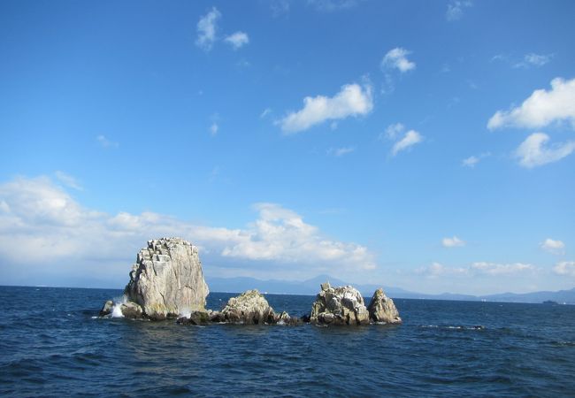 琵琶湖汽船の『ぐるっとびわ湖島めぐり』でしか見ることのできない　沖の白石