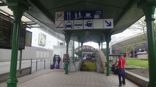 クラクフ中央駅から空港への列車