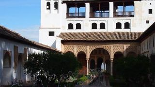 ヘネラリーフェ一番の見所です。