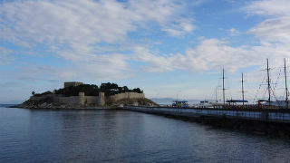 小さな要塞の島です。