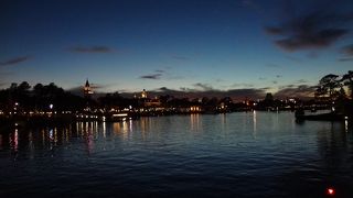 ワールドショーケース