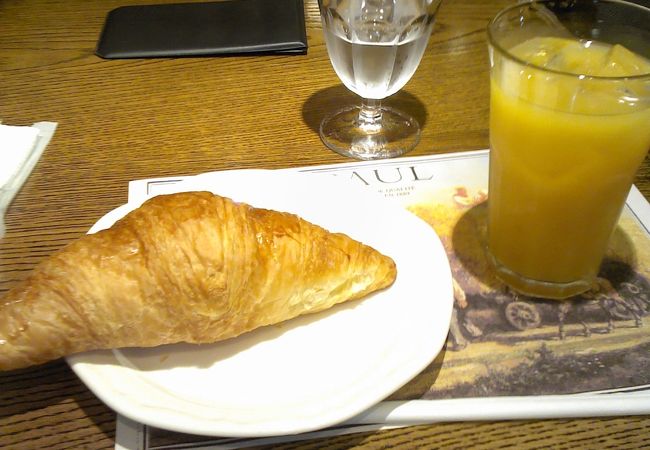 高級なパン屋さんです