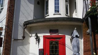 横浜山手の静かな住宅街に佇む可愛らしいカフェ・レストラン