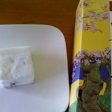 雪のようなお餅です。