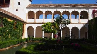 グラナダの街並を望めます。