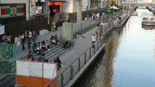 道頓堀川の遊歩道、とんぼりリバーウォーク