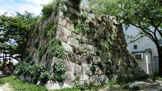 街中の静かな公園