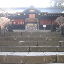 涅槃門を入ると、また階段