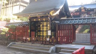 豪華な霊廟でした