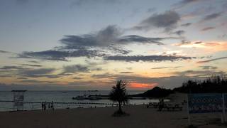 残波岬のたもと