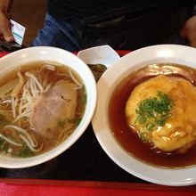 天津飯とラーメンのセット