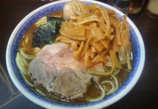 食べ応えある醤油ラーメン