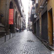 ナポリの石畳