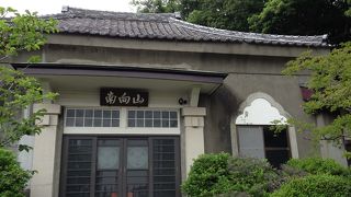 建築様式が……