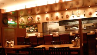 トマトサラダが人気の洋食やさん