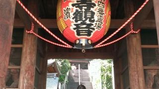 横浜最古のお寺　参道の商店街もおすすめ