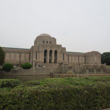 威厳ある西洋風の外観