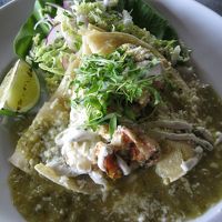 少しスパイシーなエビのタコス