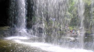 裏見ができる滝