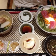 海ブドウ海鮮丼の定食
