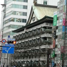 桃山風の城のようなデザイン、大阪新歌舞伎座