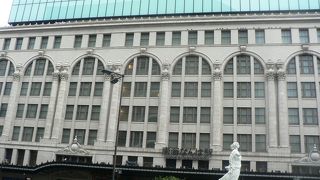 日本初の冷暖房装備百貨店島屋（たかしまや）大阪店