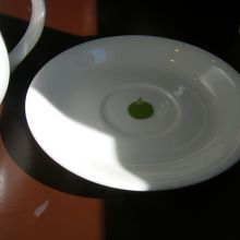 カップの下には、こんなに可愛い絵柄が隠れています。