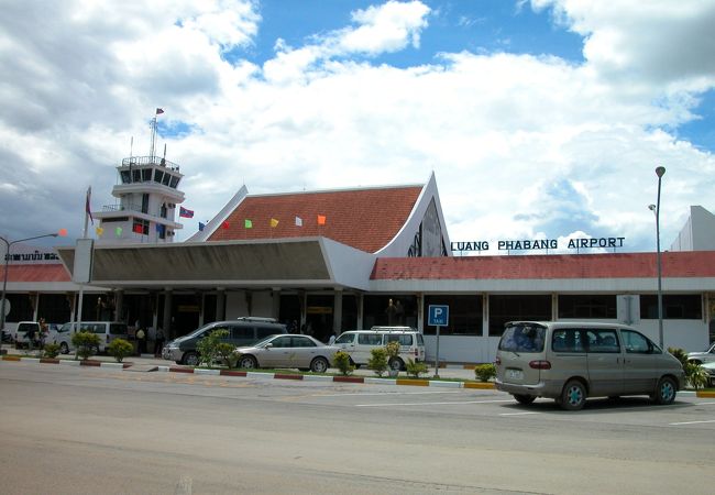 ルアンパバーン国際空港 (LPQ)