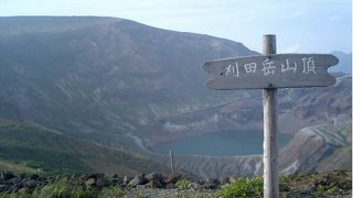 お釜へ行ったらぜひ刈田岳山頂へ。