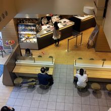 １階の禁煙席。