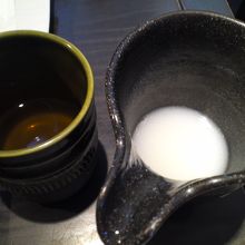 濃厚なそば湯。本当はもっとたくさん入っていますヨ（笑）