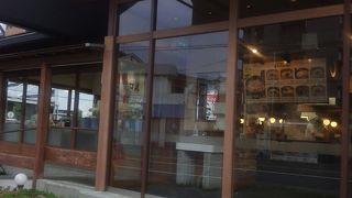 自家製麺をセルフスタイルで楽しめる、釜揚げ讃岐うどん専門店