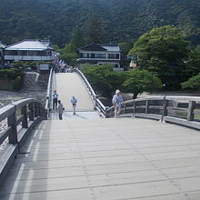 橋の途中の様子