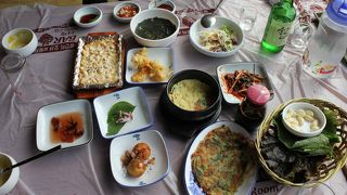 お刺身もパンチャンもハンパないボリューム！